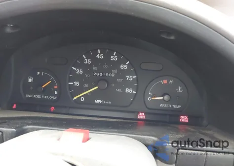 1994 Geo Metro from USA, damaged, VIN 2C1MR6461R6710065